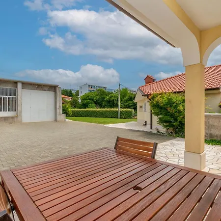 Holiday home House Zoe